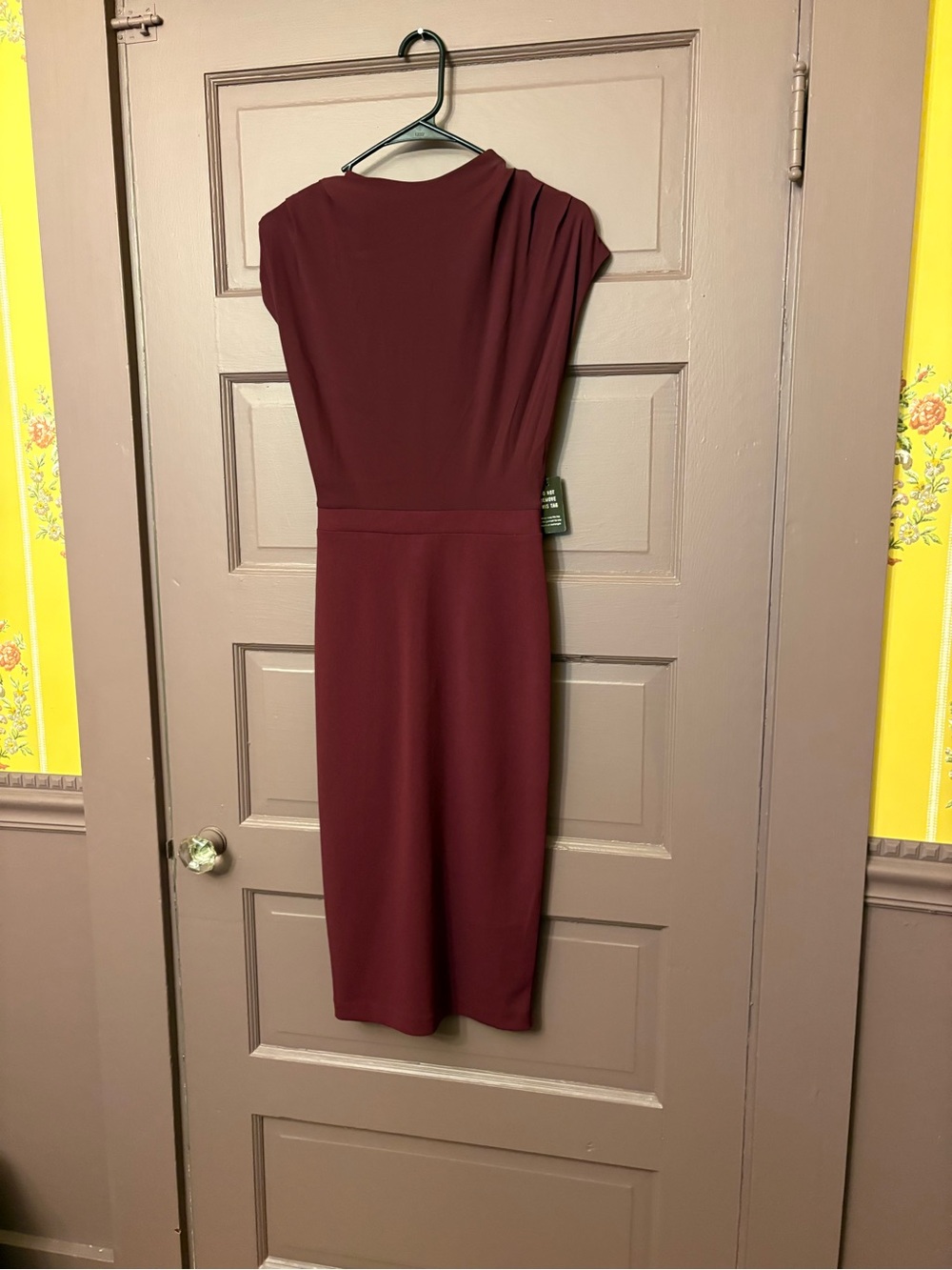 Women’s Express sheath Dress size XXS NWT Color:burgundy/wine